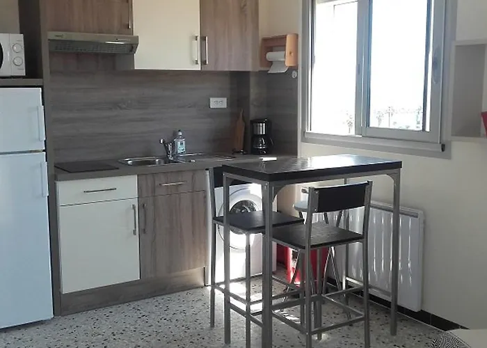 2 Pers Proche Avec Parking Prive - Fr-1-833-23